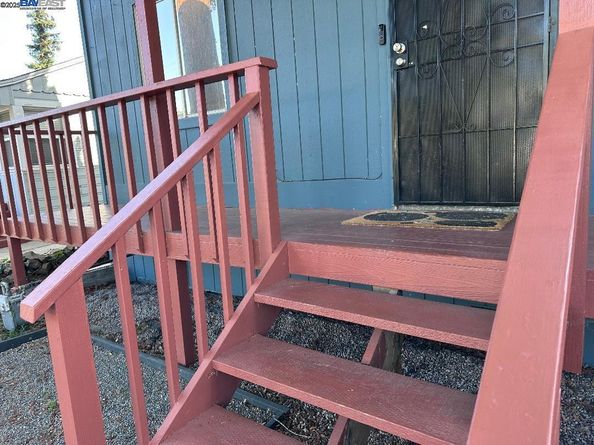 8065 earl st, Oakland CA 94605