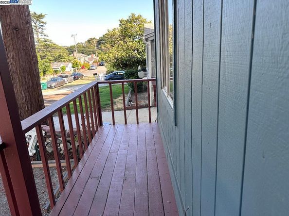 8065 earl st, Oakland CA 94605