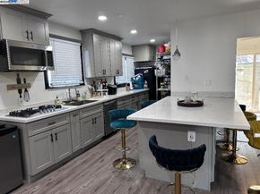 8065 earl st, Oakland CA 94605