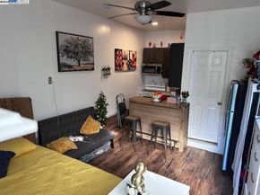 8065 earl st, Oakland CA 94605