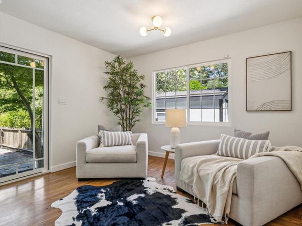 3296 Walnut Ln, Lafayette CA 94549