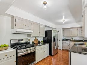 3296 Walnut Ln, Lafayette CA 94549