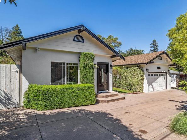 3296 Walnut Ln, Lafayette CA 94549