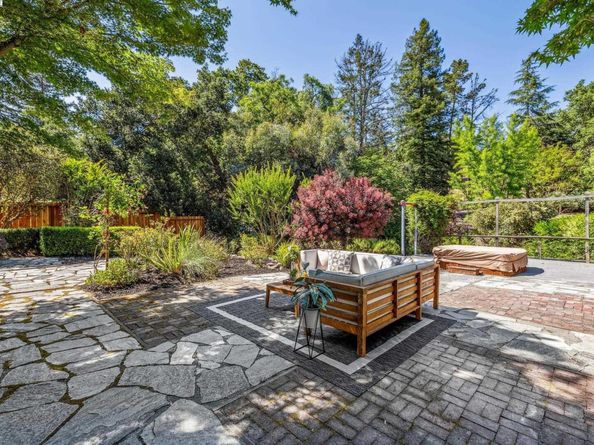 3296 Walnut Ln, Lafayette CA 94549