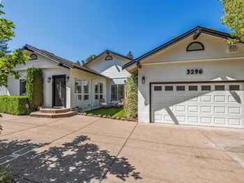 3296 Walnut Ln