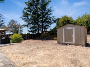 839 Reef Point Dr, Rodeo CA 94572