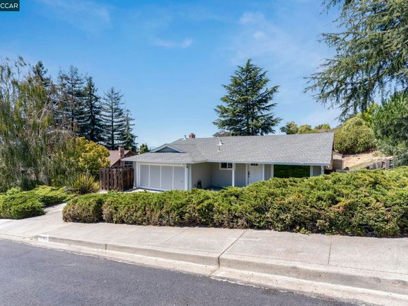 839 Reef Point Dr, Rodeo CA 94572