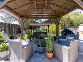 839 Reef Point Dr, Rodeo CA 94572
