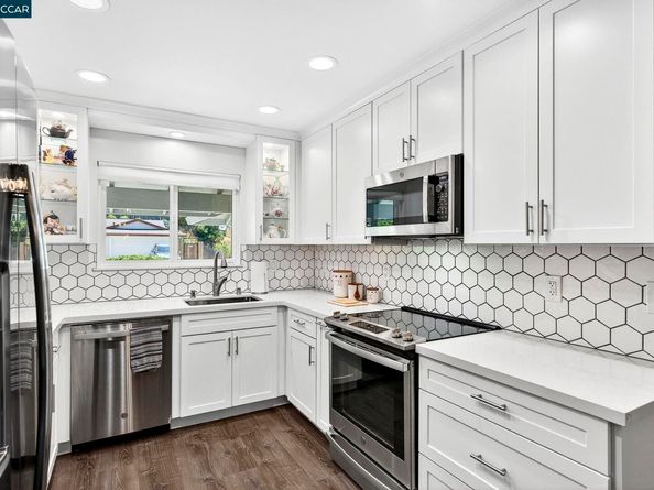 839 Reef Point Dr, Rodeo CA 94572