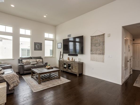 3077 Valley Of Hearts Del Pl 6, San Jose CA 95136