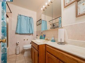 2130 102Nd Ave, Oakland CA 94603
