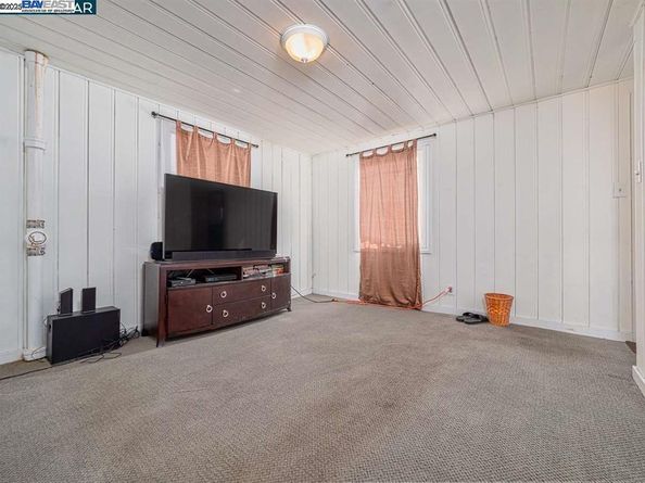 2130 102Nd Ave, Oakland CA 94603