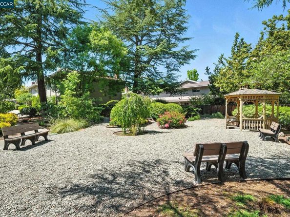 21 Miramonte Dr, Moraga CA 94556