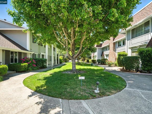 21 Miramonte Dr, Moraga CA 94556