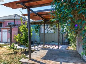 1058 71st Ave, Oakland CA 94621