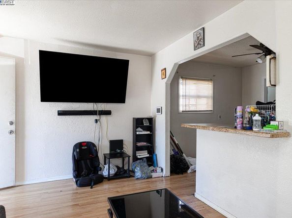 1058 71st Ave, Oakland CA 94621