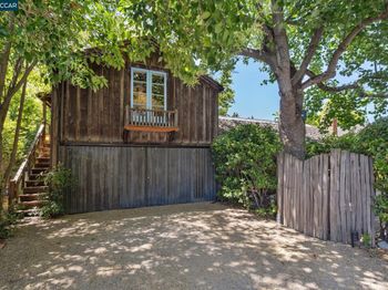 1611 Carmel Dr