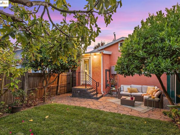 5524 Shattuck Ave, Oakland CA 94609