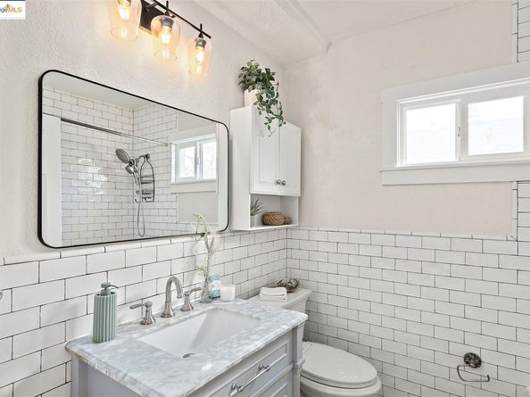 5524 Shattuck Ave, Oakland CA 94609