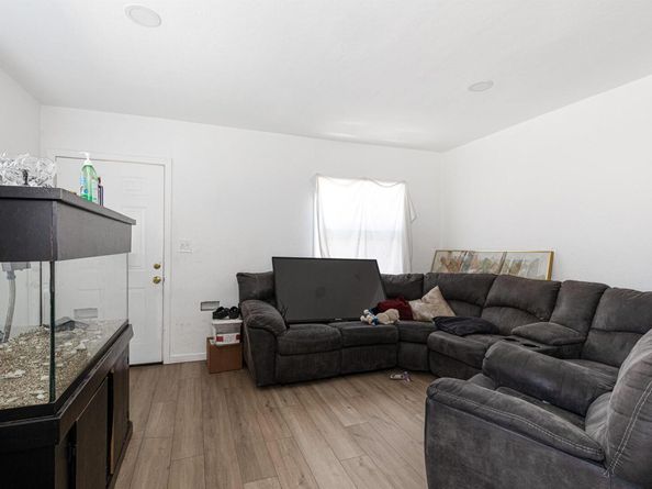 1821 74Th Ave, Oakland CA 94621