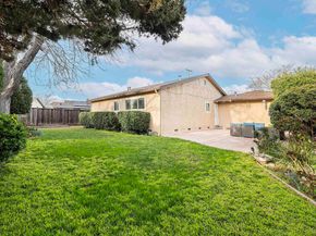 7476 Brookdale Ct, Dublin CA 94568