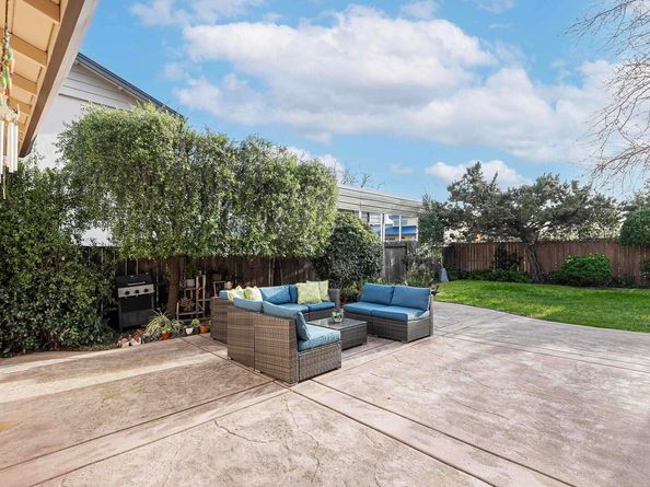 7476 Brookdale Ct, Dublin CA 94568
