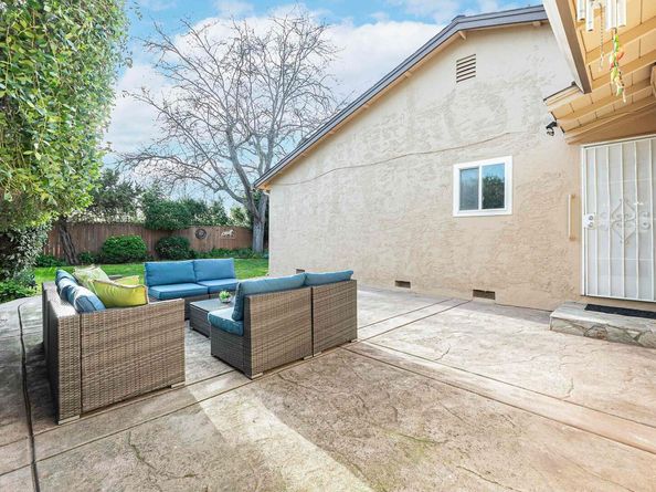 7476 Brookdale Ct, Dublin CA 94568