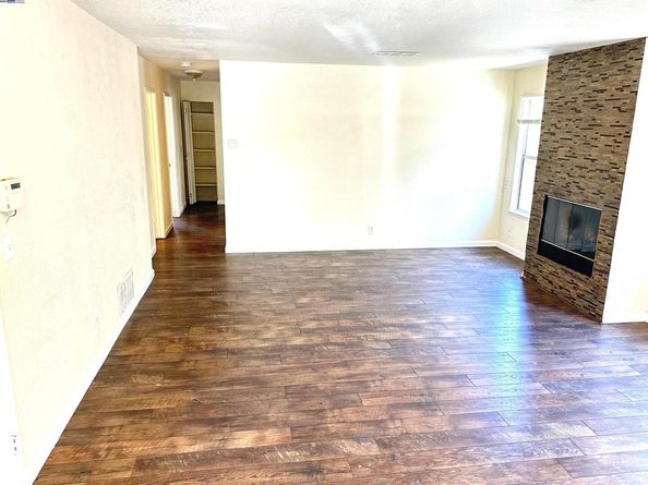 10580 Creekside, Oakland CA 94603