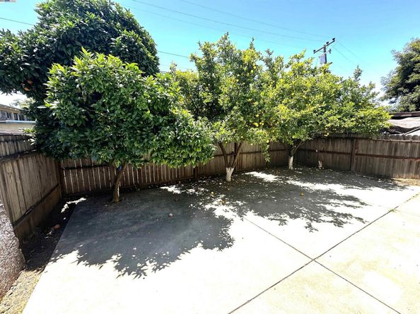 10580 Creekside, Oakland CA 94603