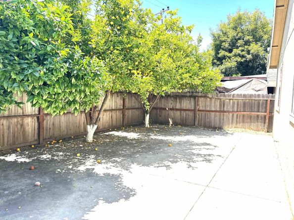 10580 Creekside, Oakland CA 94603