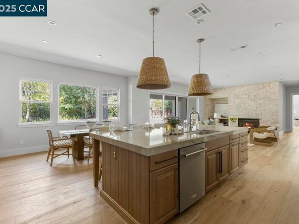 1953 La Cadena, Diablo CA 94528