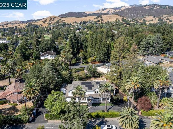 1953 La Cadena, Diablo CA 94528