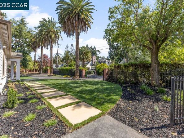 1953 La Cadena, Diablo CA 94528