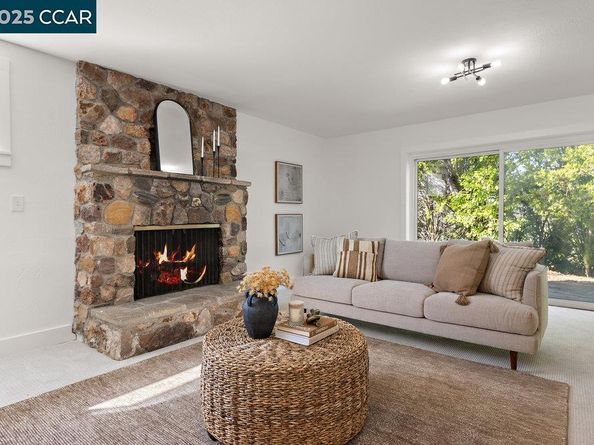 1071 Serrano Ct, Lafayette CA 94549