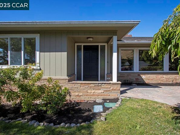 1071 Serrano Ct, Lafayette CA 94549