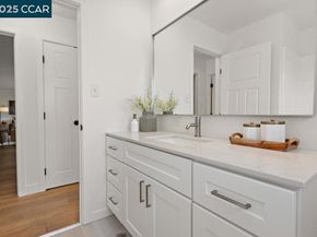 1071 Serrano Ct, Lafayette CA 94549
