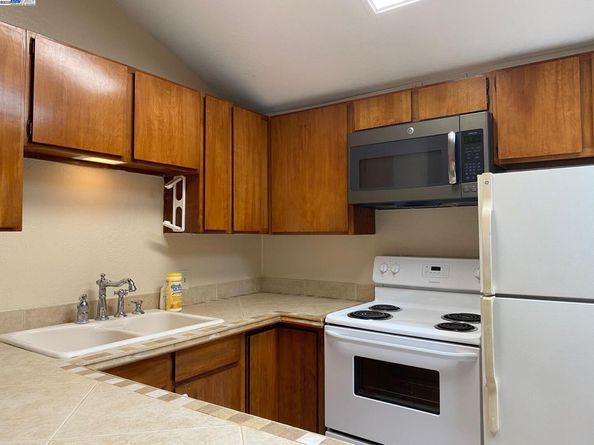 712 S 2Nd St, San Jose CA 95112