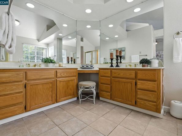 89 Amberfield Ln, Danville CA 94506