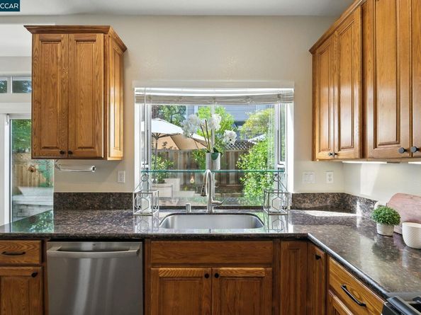 89 Amberfield Ln, Danville CA 94506