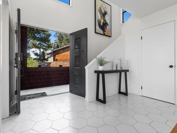 1840 Magellan Dr, Oakland CA 94611