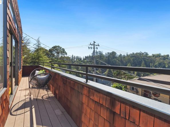 1840 Magellan Dr, Oakland CA 94611