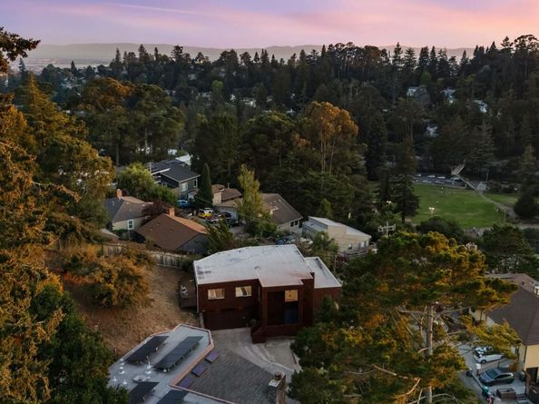 1840 Magellan Dr, Oakland CA 94611