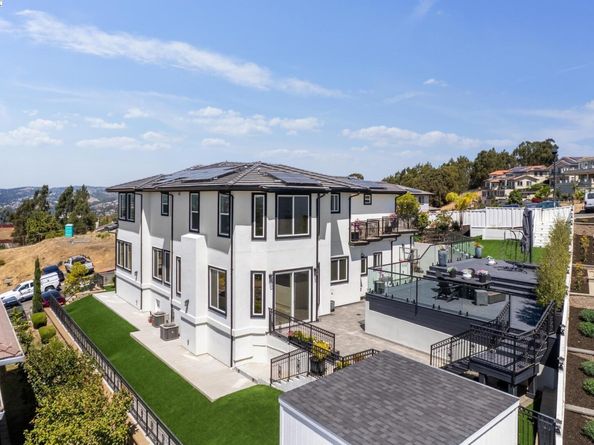 3606 Sarita St, Hayward CA 94542