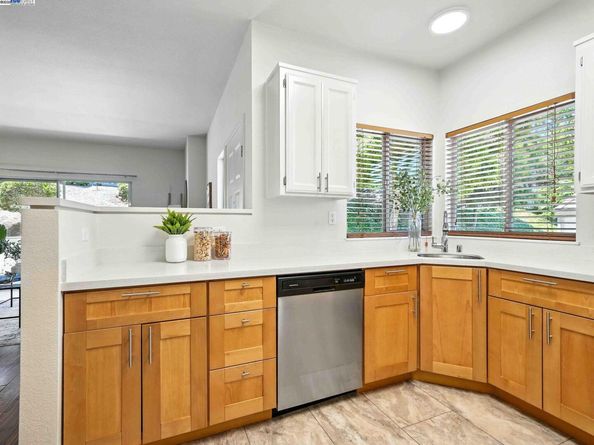 273 Florence Ct, Hercules CA 94547