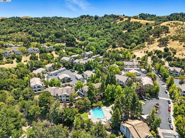 273 Florence Ct, Hercules CA 94547