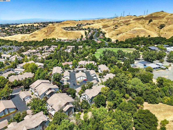 273 Florence Ct, Hercules CA 94547