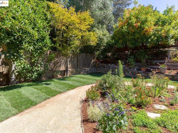 3510 Robinson Dr., Oakland CA 94602
