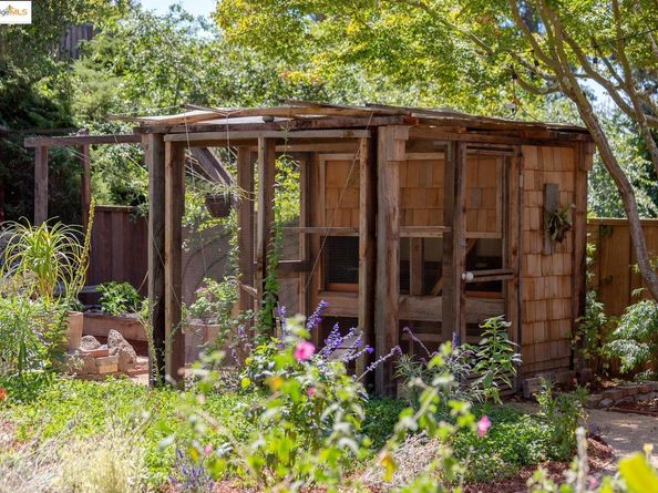 3510 Robinson Dr., Oakland CA 94602