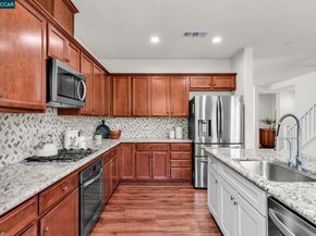 6983 Alamo Creek Trl, Dublin CA 94568