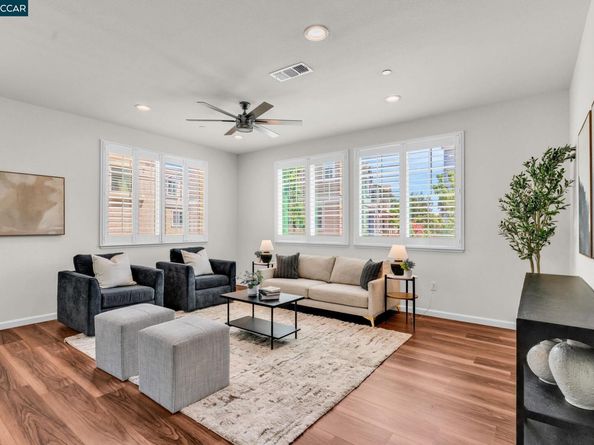 6983 Alamo Creek Trl, Dublin CA 94568
